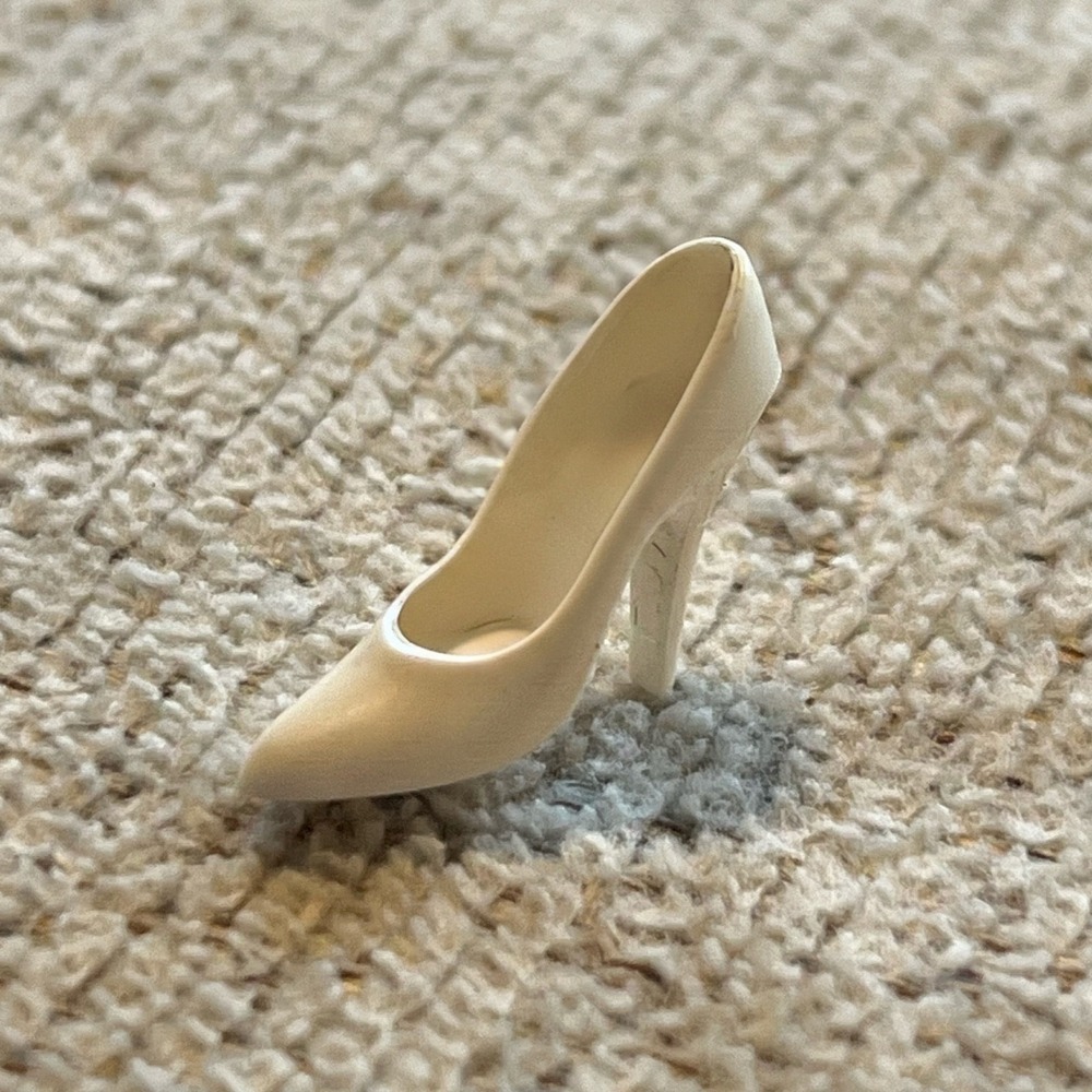 Vintage Barbie White Closed Toe Pump High Heel Replacement Doll Shoe Single